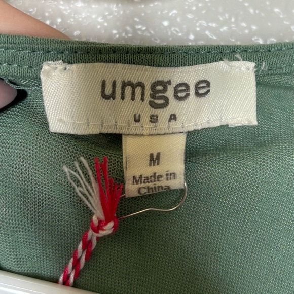 NWT UMGEE - MIXED PRINT RUFFLE SLEEVE TOP, DUSTY MINT - Picture 5 of 10